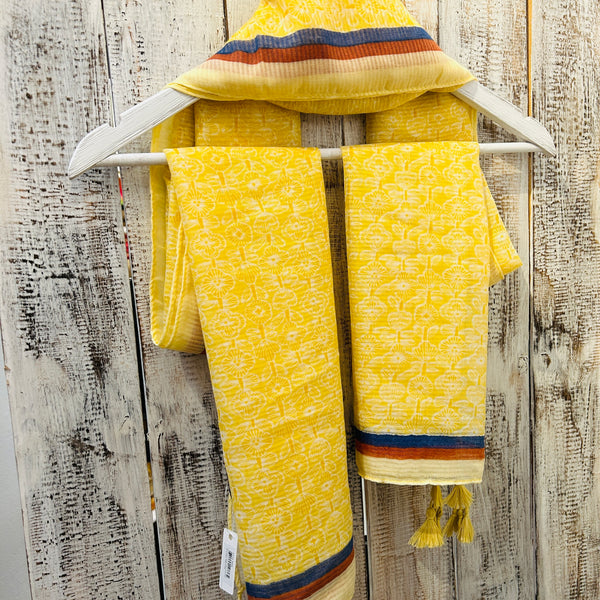 Lightweight Yellow Scarf with Stripes and Tassels